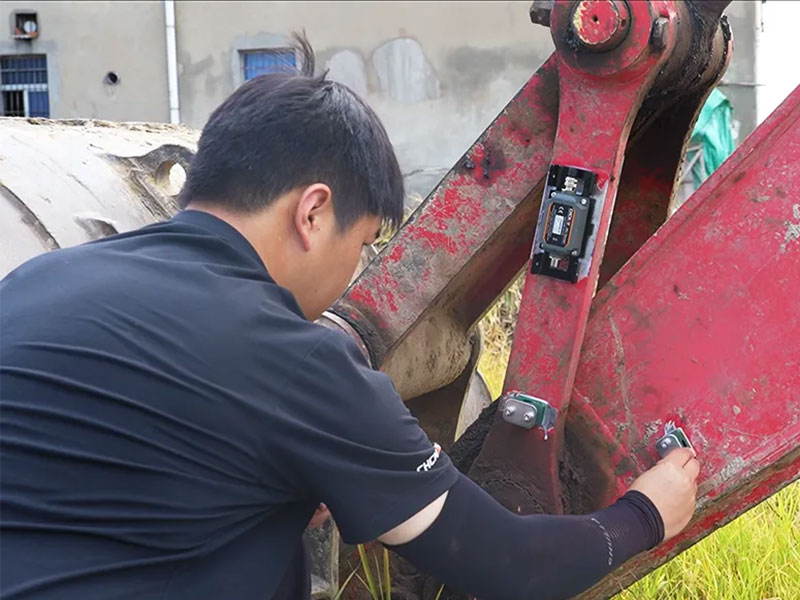 智能挖土機引導系統 EMG100