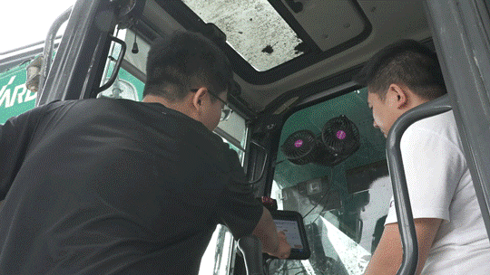 智能挖土機引導系統 EMG100